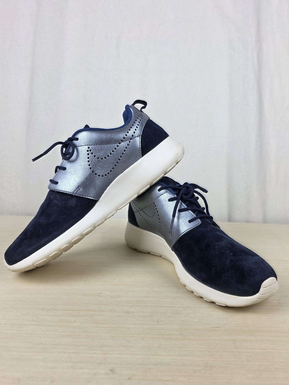 Nike Roshe One athletic shoes